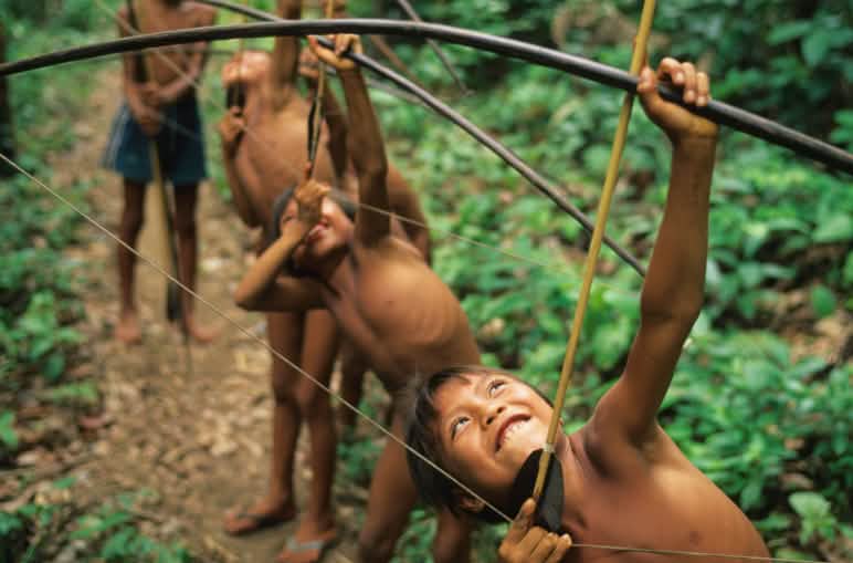 Die Jagd erfordert jahrelange Übung und viel Geschick Indigene in Amazonas Gebiet
