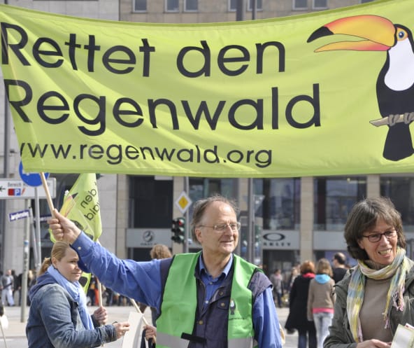 Reinhard Behrend demonstriert