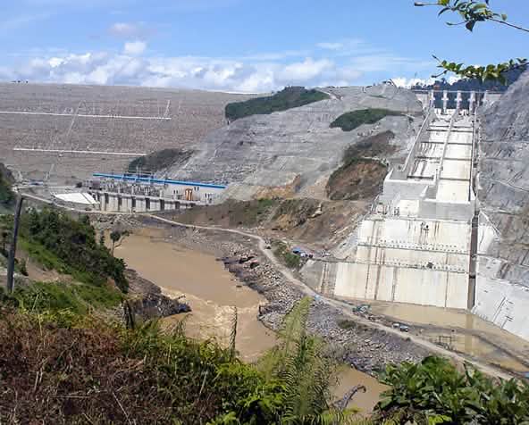 Ein Staudamm des Projekts Grand Inga am Kongo