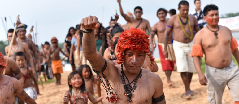 Mit größtem Einsatz haben die Mundurukú für ihr Land gekämpft Indigene Mundurukú demonstrieren gegen einen Staudamm am Fluss Tapajos