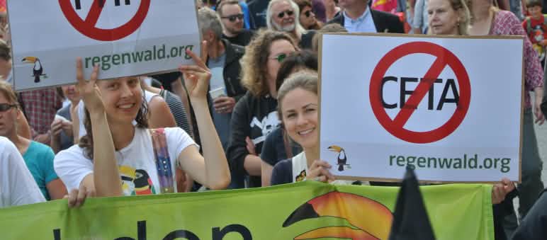 Tapfere Belgier aus der Wallonie blockieren den Handelspakt mit Kanada Rettet den Regenwald auf Demonstration gegen CETA