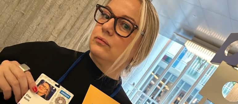 Elisa Norio, Mitarbeiterin von Rettet den Regenwald, präsentiert die Petition bei der Weltbank Mitarbeiterin von Rettet den Regenwald bei der Weltbank