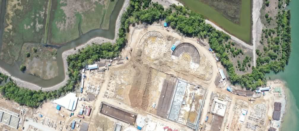 Baustelle im Mangrovenwald: Zellstofffabrik PT Phoenix Resources International Luftbild Baustelle Zellstofffabrik